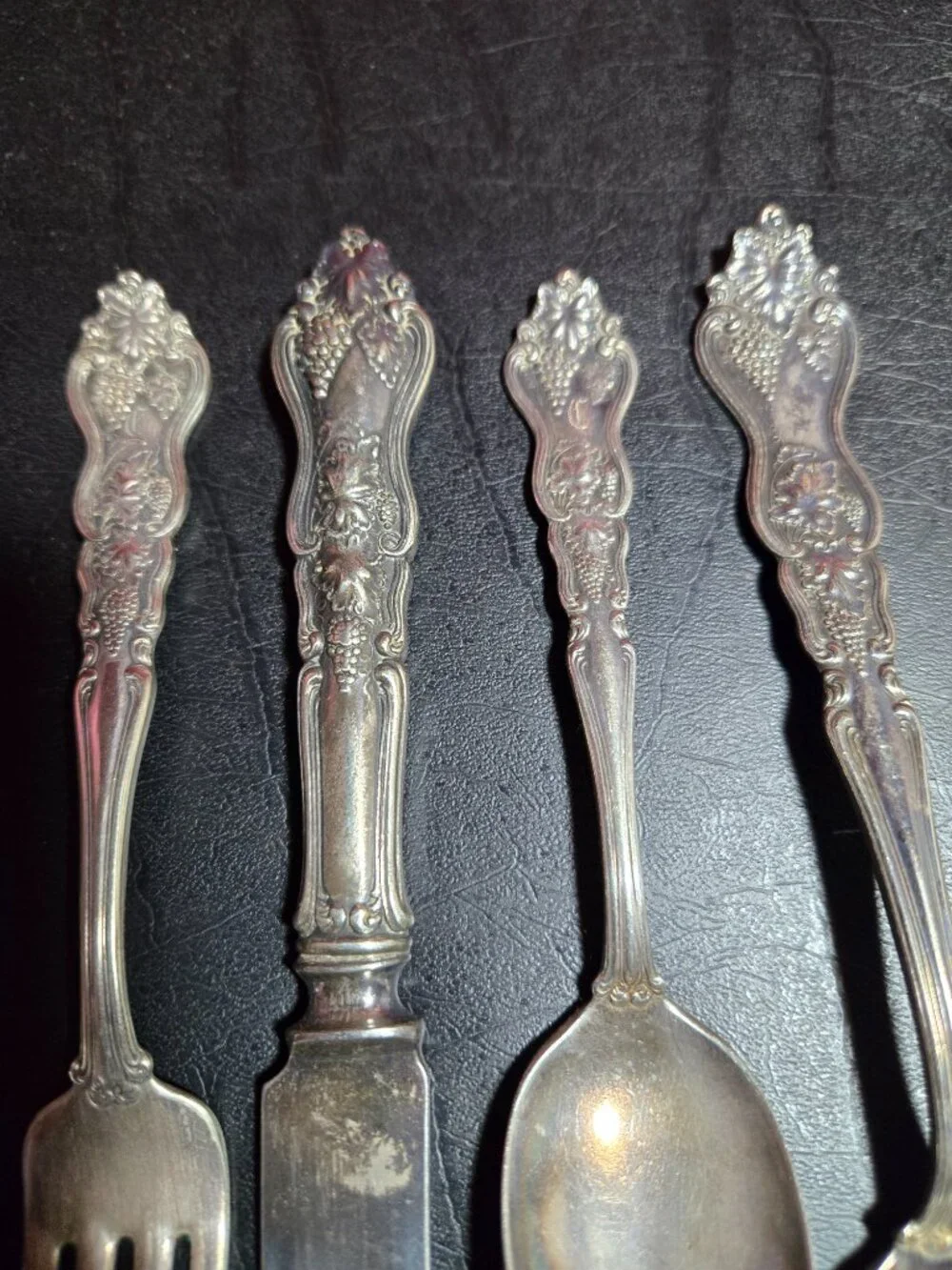 Rogers & Bros. Silverplate Flatware Grapevine Pattern 22 pcs.